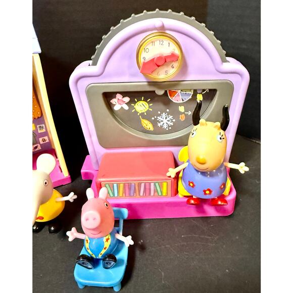 Peppa Pig Peppa’s Adventures School Playgroup Preschool Speech and Sounds #2 - Picture 5 of 8